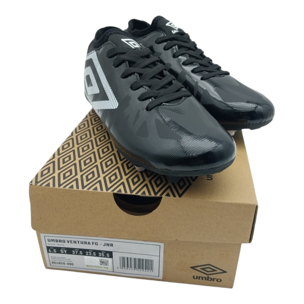 Umbro Ventura Firm Ground Junior Soccer Boots (Black White) SIze 5Y US